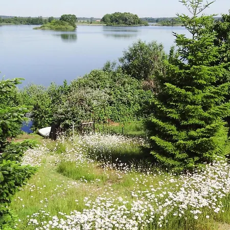 Seeblick, Fuerstenwerder, Cleaning Included بيت للعطل *
